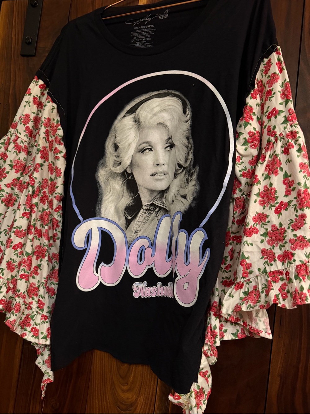 Dolly Graphic Floral-Sleeve Women’s Top in Black and Pink for Desiree